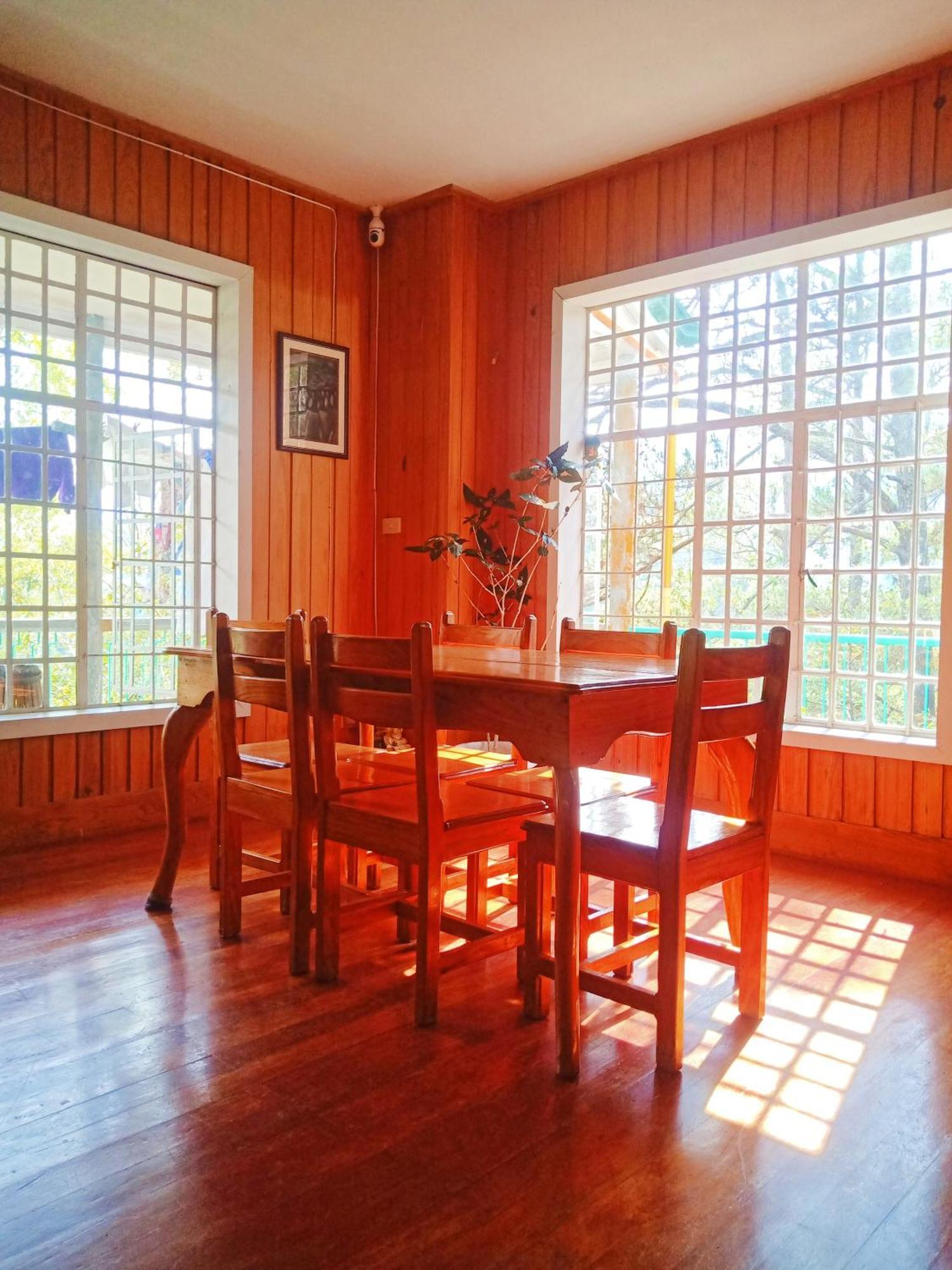 Rustic Rooms At An American-Style Cabin - Carl Inn ซากาดา ภายนอก รูปภาพ